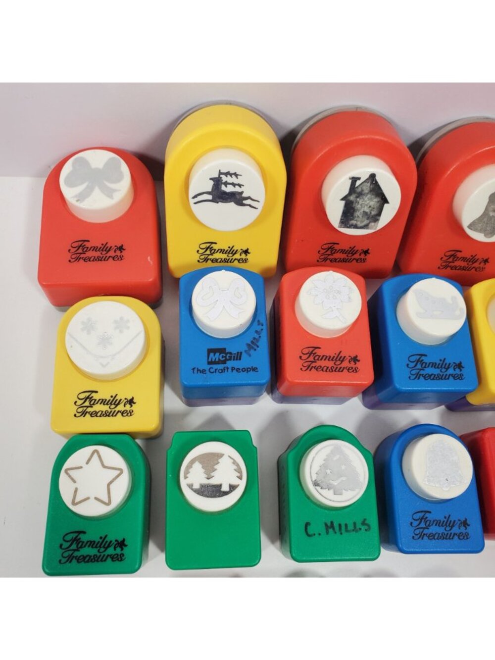 Christmas Paper Punch Lot Family Treasure McGill Craft People Holiday 17 Punches - Picture 2 of 9